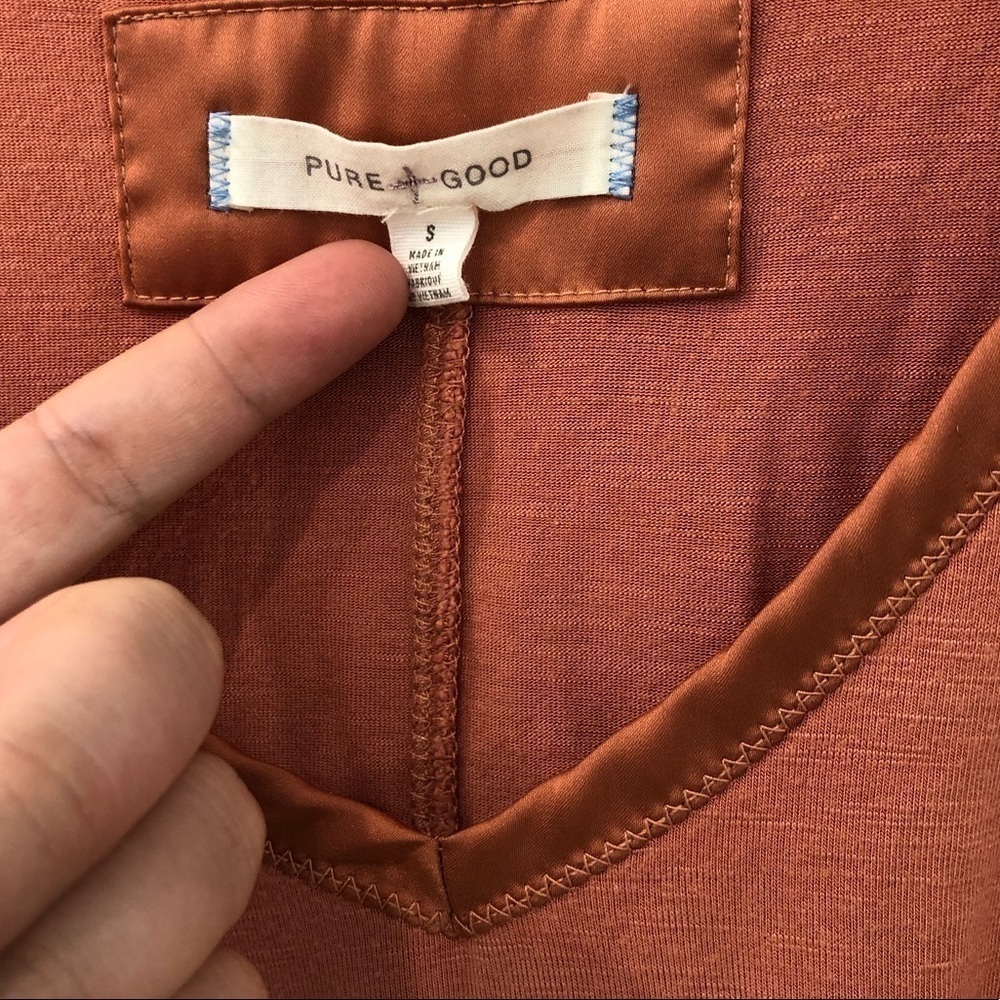 ANTHROPOLOGIE satin trim v-neck tee top - Picture 7 of 8